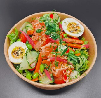 Tataki Salmon Salad